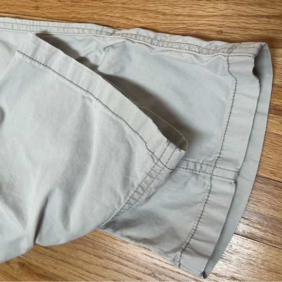 Hollister Mid rise Relaxed Cargo Pants - Picture 10 of 16